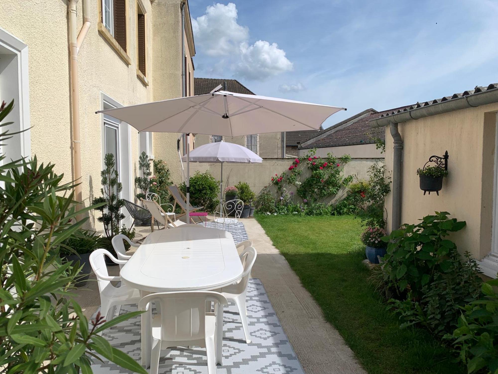 Le Claugi Villa Damery  Exteriör bild
