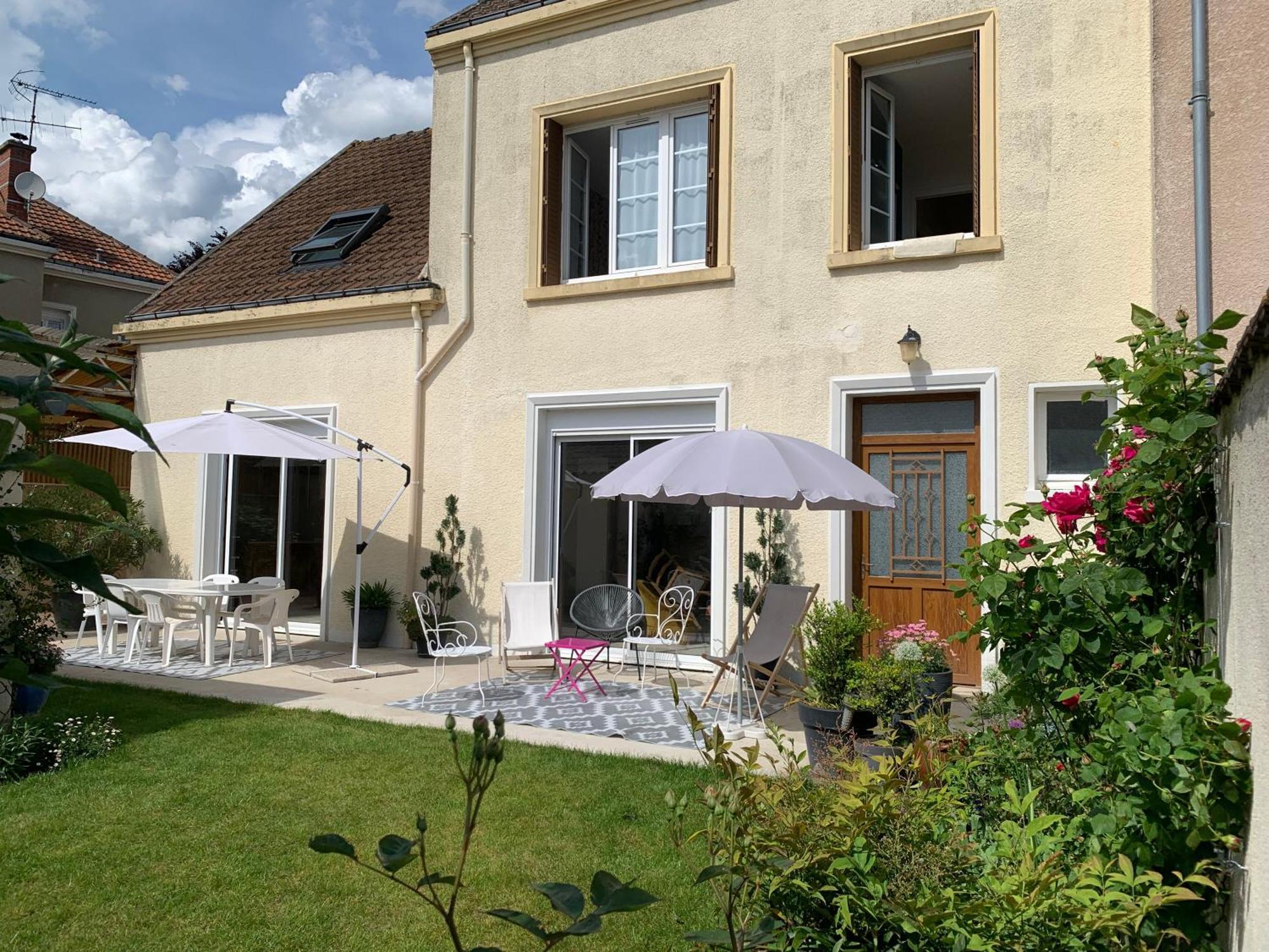 Le Claugi Villa Damery  Exteriör bild